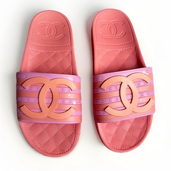 CHANEL Shoes - SOLD🌺Chanel rubber pool CC striped logo slides sandals pink coral 38 Spring 2018